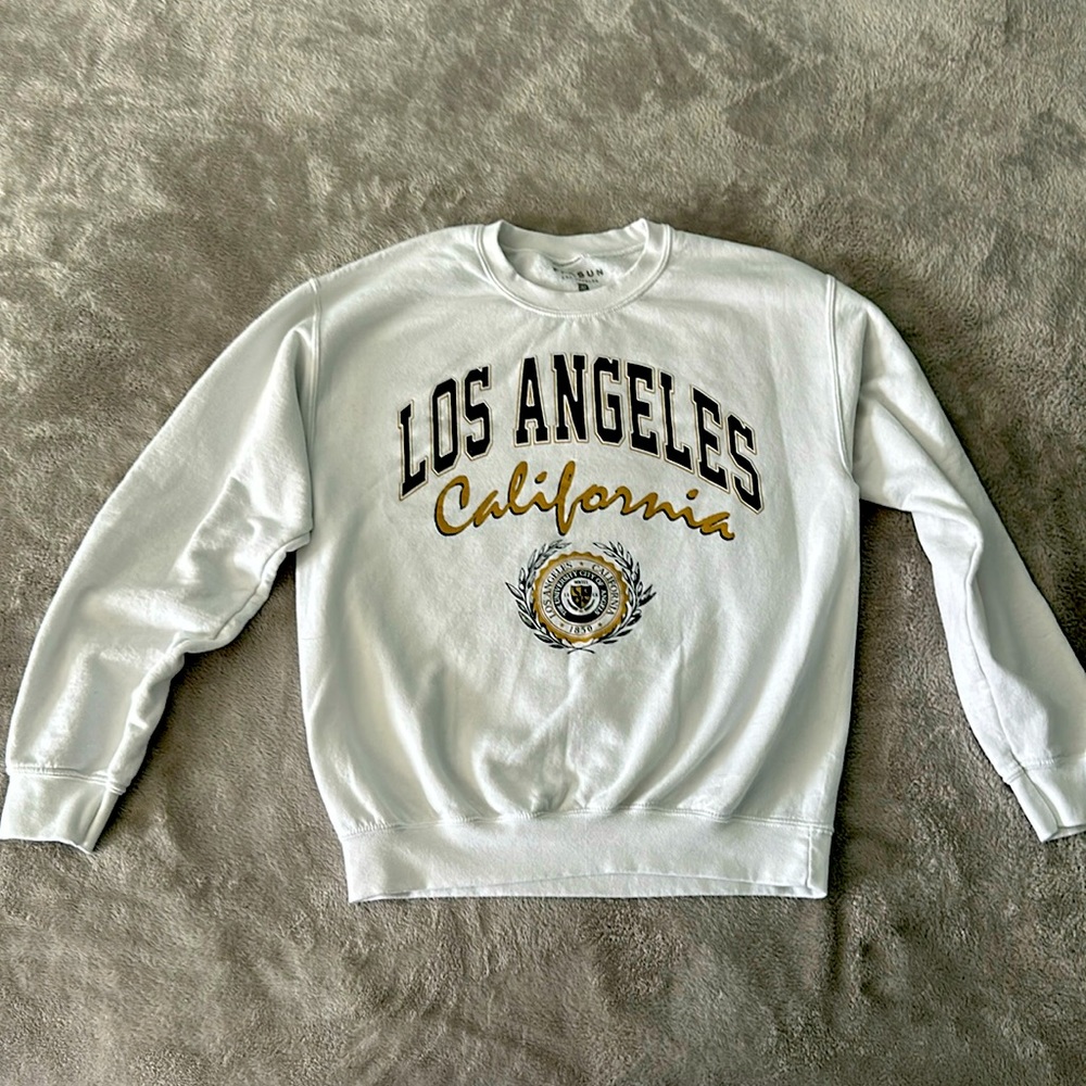 Medium White Los Angeles crew neck, pacsun, never worn, relaxed/small fit.